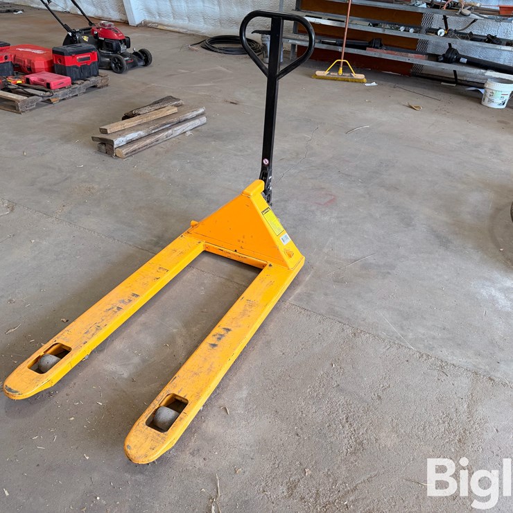 4400 Lb. Capacity Pallet Jack