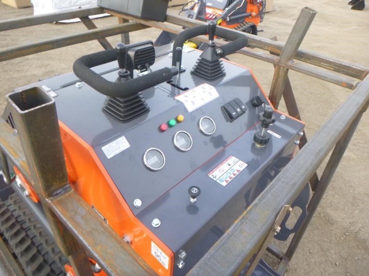 tpm-t460-skid-steer-track-loader-image-14