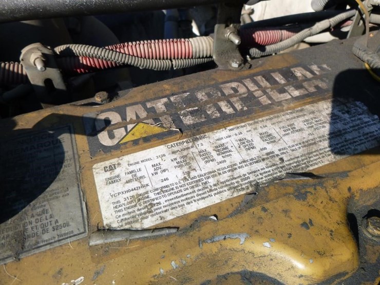 2001-freightliner-fl70-image-33