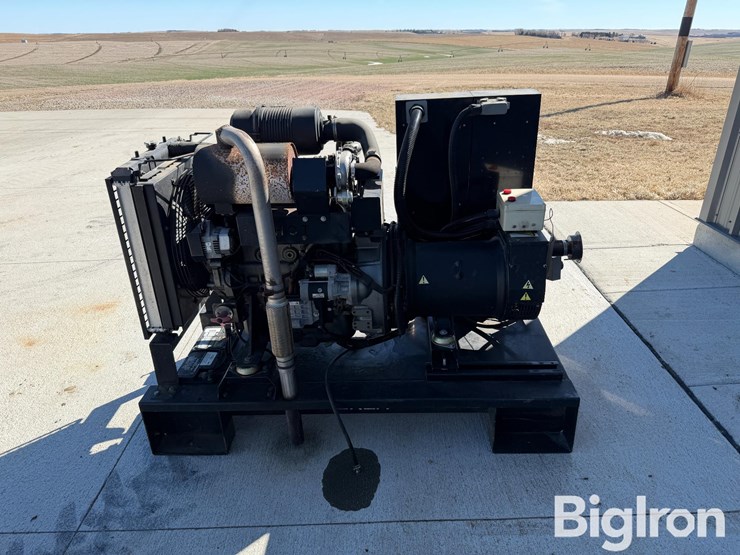 2012-highpower-systems-hyw-45-t6-os-40-kw-generator-system-image-4