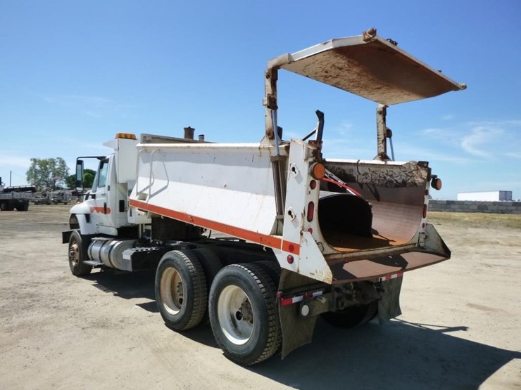 2009-international-7600-image-5