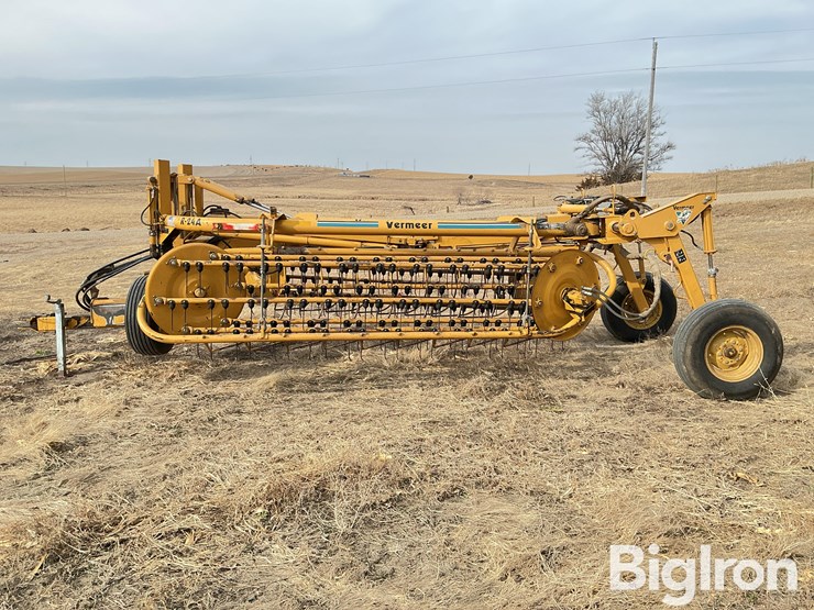 2001-vermeer-r24a-image-8