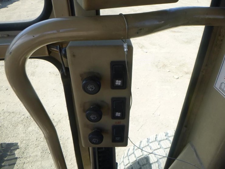 caterpillar-143h-image-34