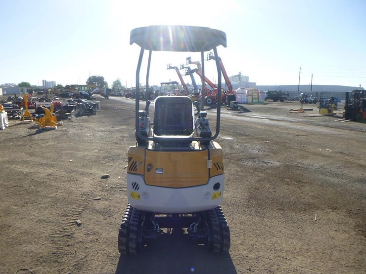 me20-hydraulic-excavator-image-8