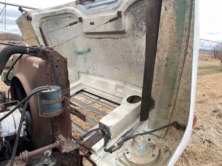 #113-•-1982-international-1754-single-axle-grain-truck-(has-wi-title)-image-43