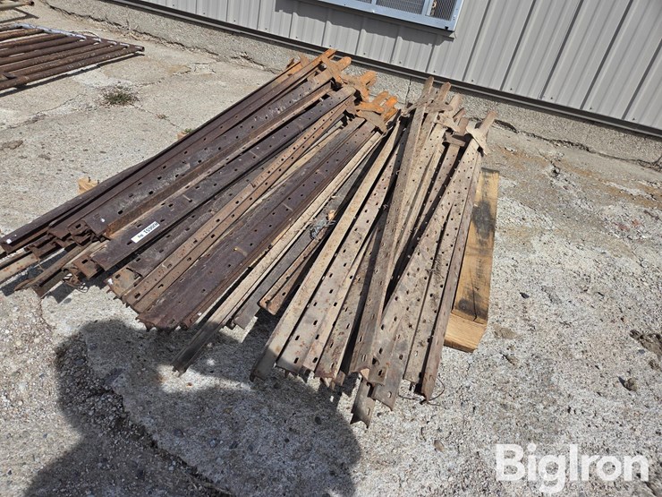 steel-t-posts-image-1