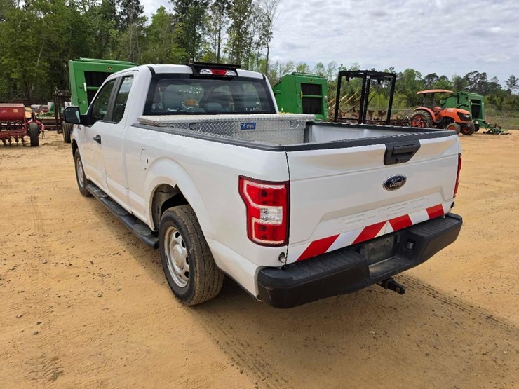 2018-ford-f150-xl-image-2