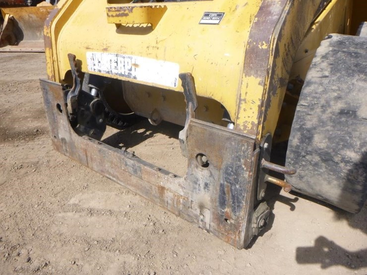 2009-caterpillar-246c-image-9