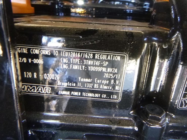 me20-hydraulic-excavator-image-27