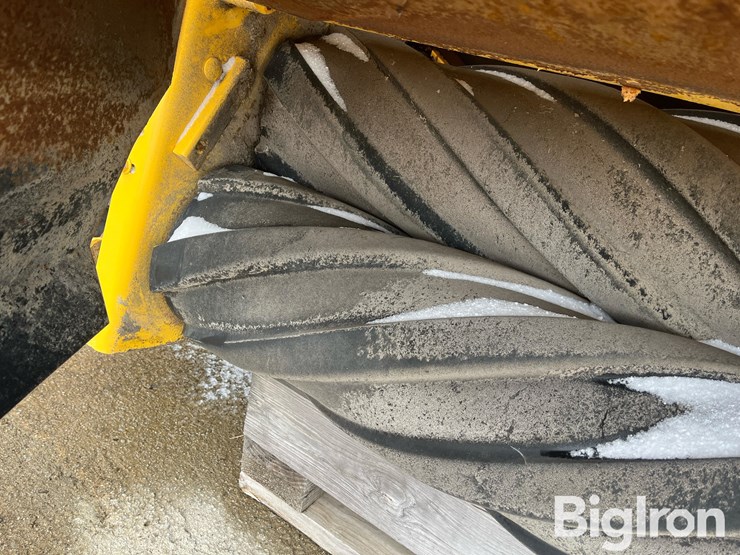 2014-new-holland-720hd-image-19