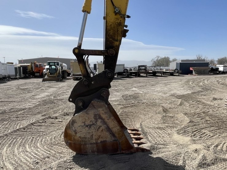 2013-komatsu-pc210-lc-10-image-14