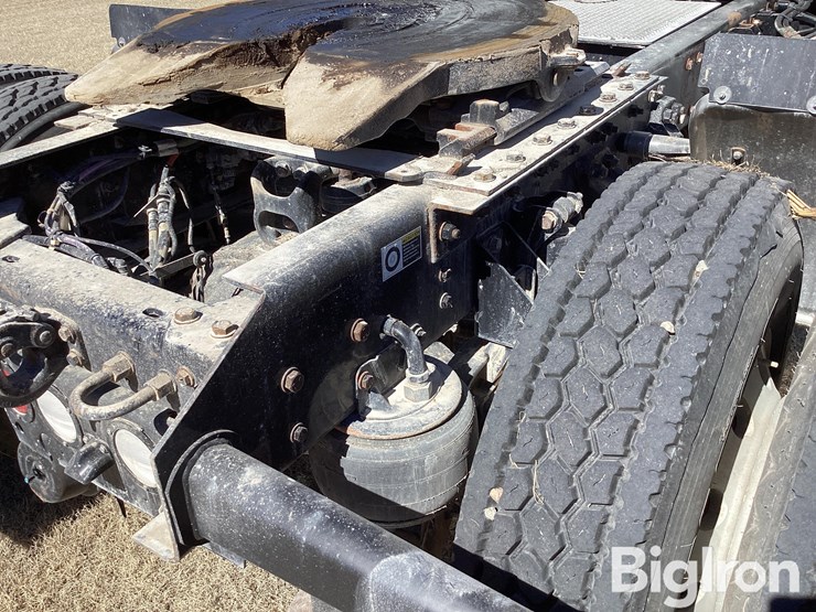 2019-kenworth-t680-image-19