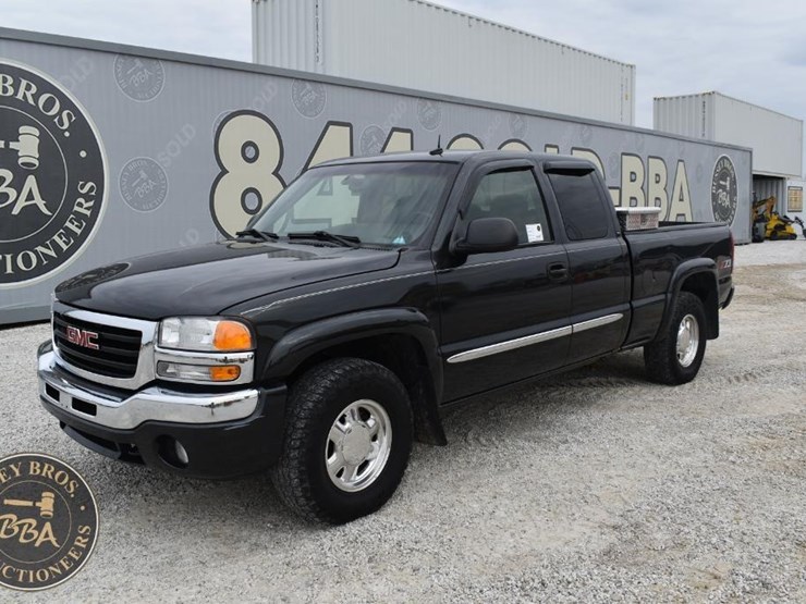 2003-gmc-sierra-1500-slt-image-3