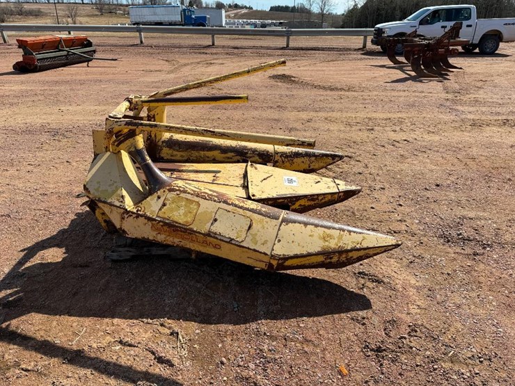 new-holland-822-image-3