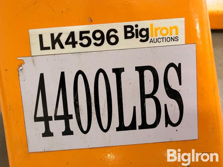 4400-lb.-capacity-pallet-jack-image-14