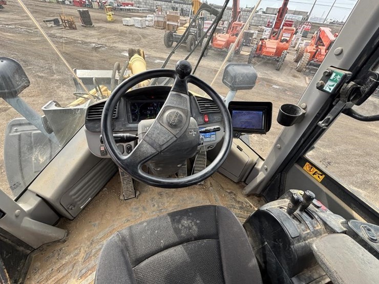 komatsu-wa380-8-image-30