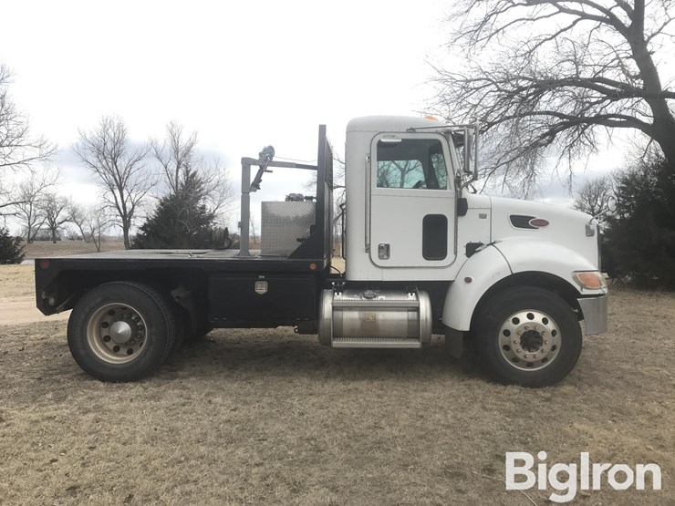 2010-peterbilt-337-image-4