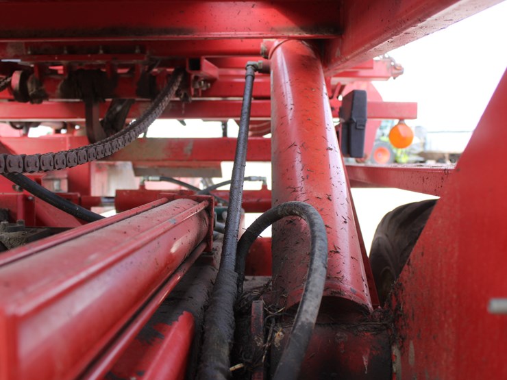 #1064-•-2009-morris-mfg-pro-ag-auto-align-bale-runner-16k-image-53