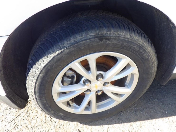 2017-chevrolet-equinox-image-13