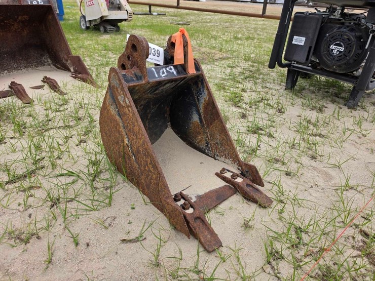 109---new-12"-jcb-bucket-image-4