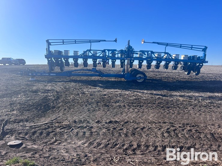 2005-kinze-3600-image-8