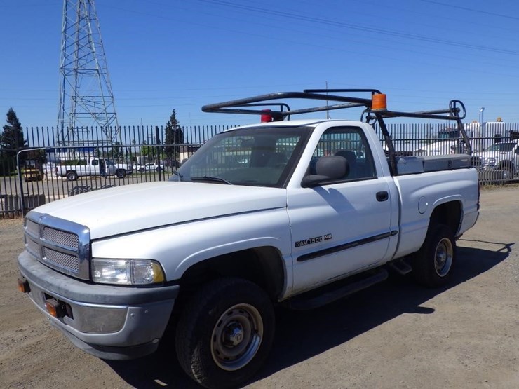 2000-dodge-ram-1500-image-1