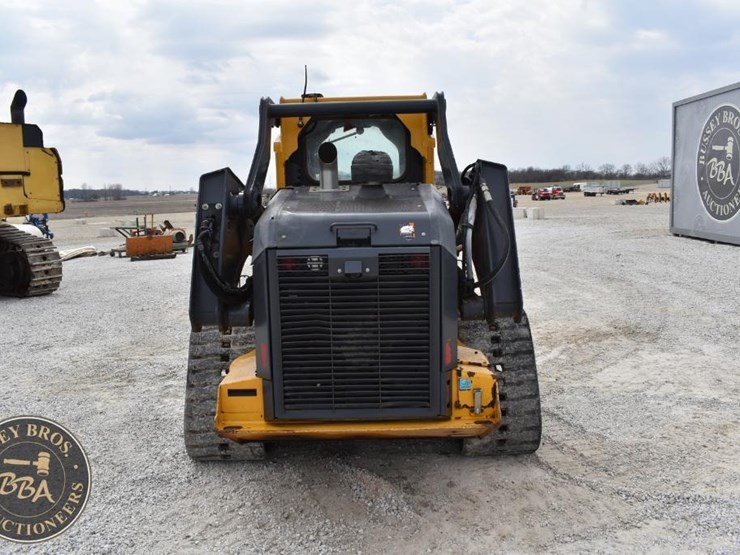 2021-deere-333g-image-9