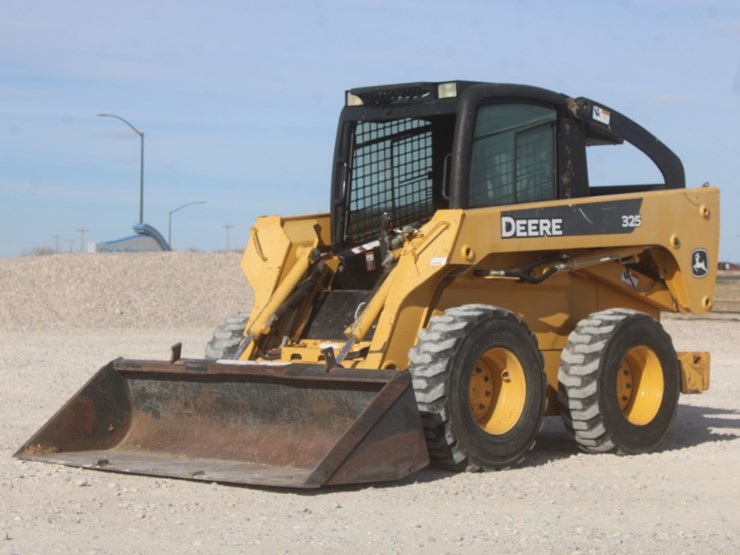 john-deere-325-image-58