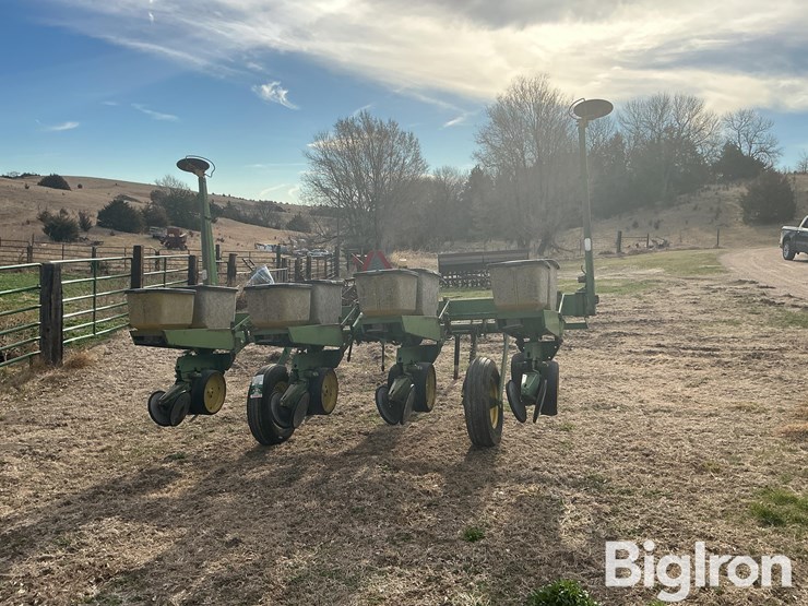 john-deere-7000-image-6