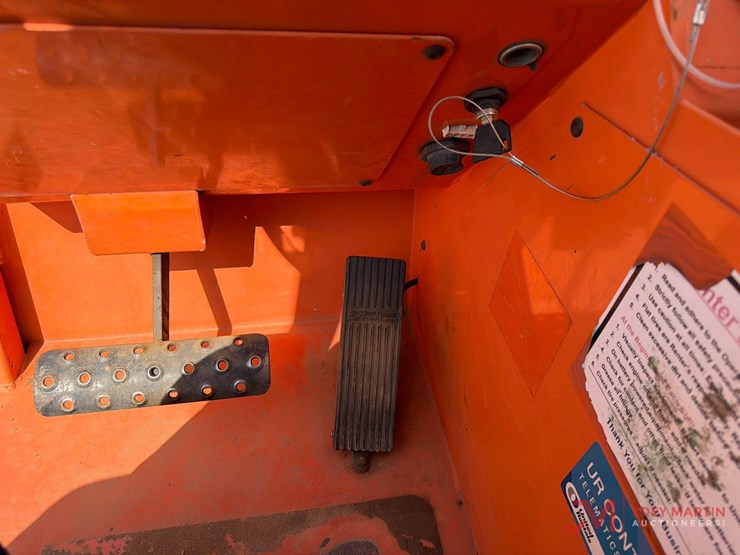 2016-jlg-6042-telehandler-image-17