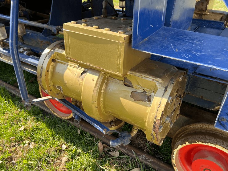 frick-steam-locomotive-with-track-image-28