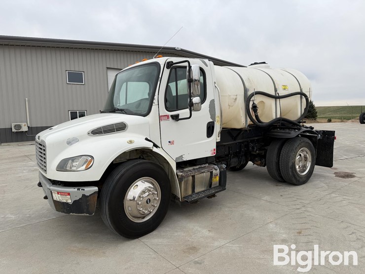 2016-freightliner-m2-tanker-truck-image-1