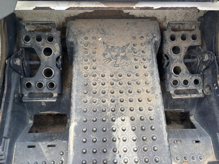 2021-bobcat-t450-image-29