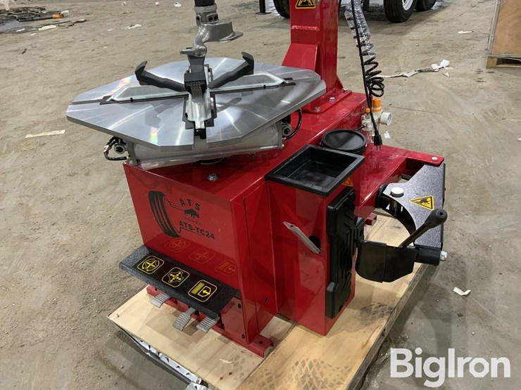 2025-massey-ferguson-730-image-13