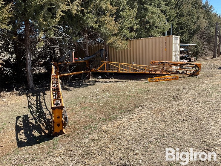 2010-hagie-sts10-image-1