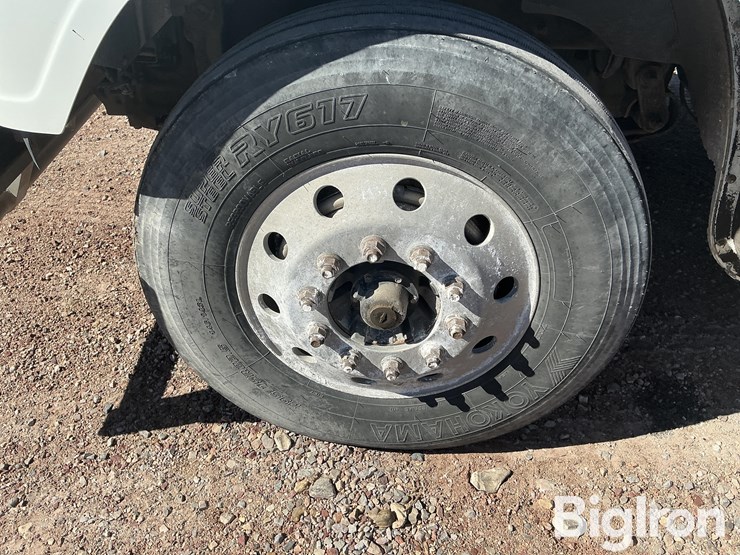 2017-freightliner-coronado-132-image-18