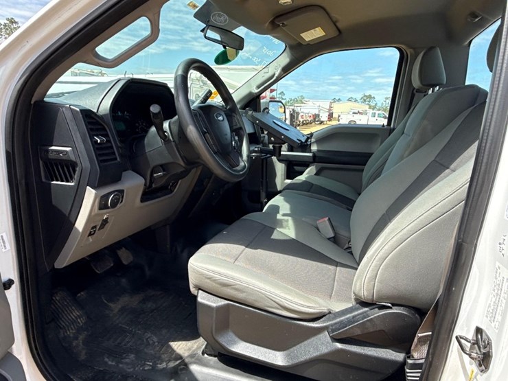 2015-ford-f150-xl-image-12