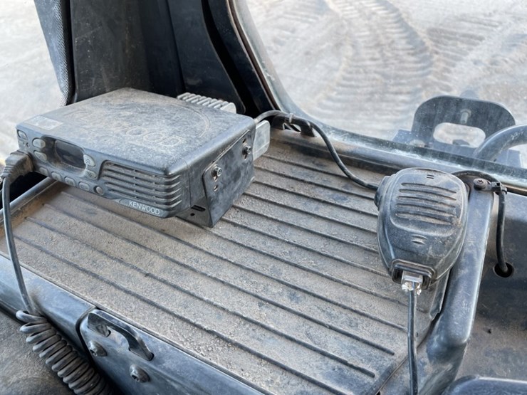 2013-deere-700k-lgp-image-38