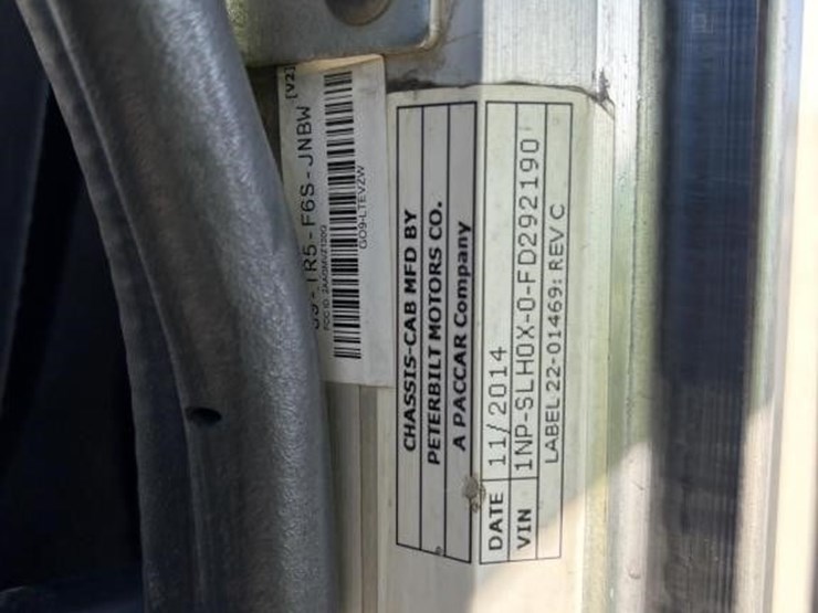 2015-peterbilt-365-image-23