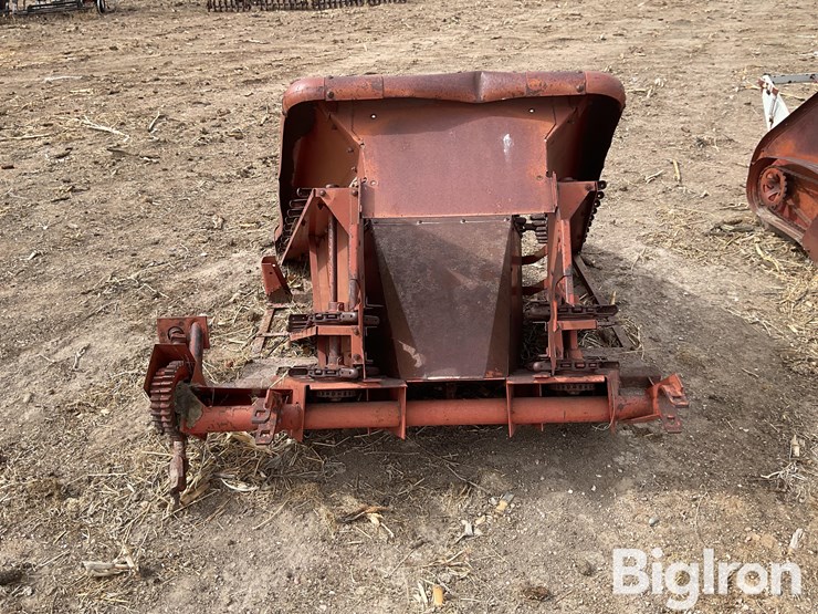 international-555-image-6