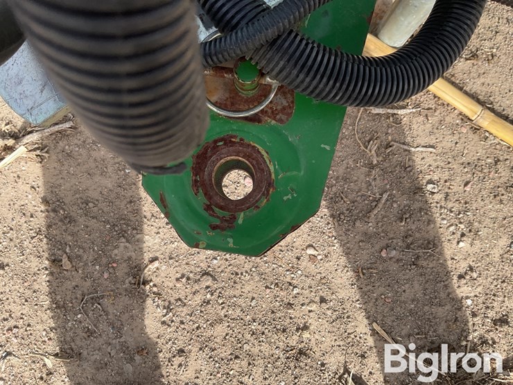 john-deere-568-image-9