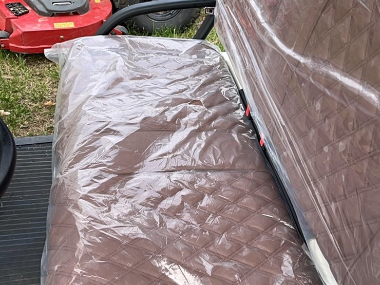 brandnew-4-seat-electric-golf-cart-image-5