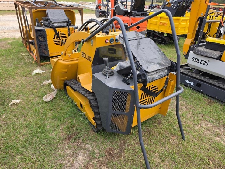 --absolute---new---ride-on-mini-skid-image-2