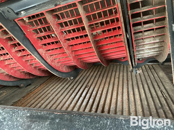 2016-case-ih-8240-image-19