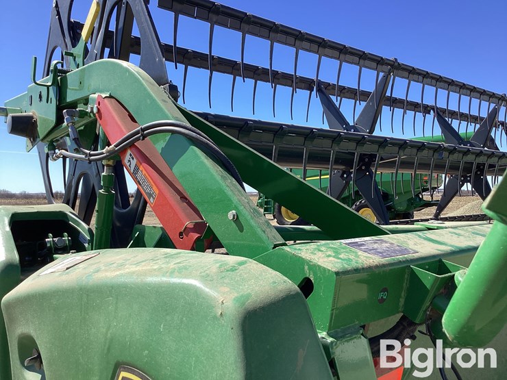 2022-john-deere-625f-image-12