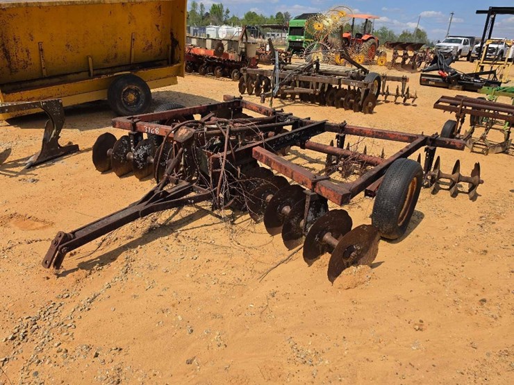 massey-ferguson-10-image-1