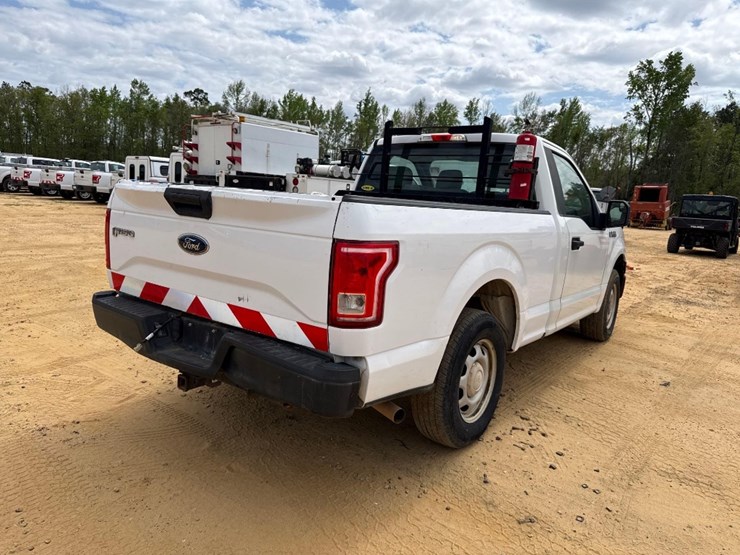 2015-ford-f150-xl-image-4