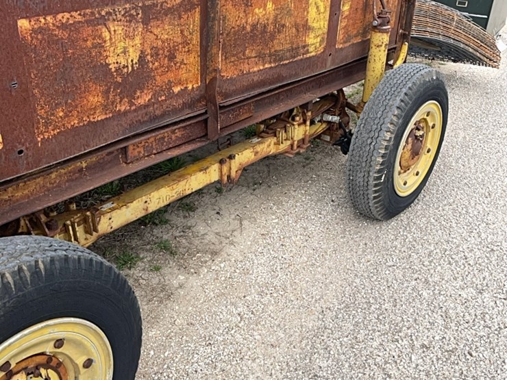 metal-trailer-56”x111”-image-4