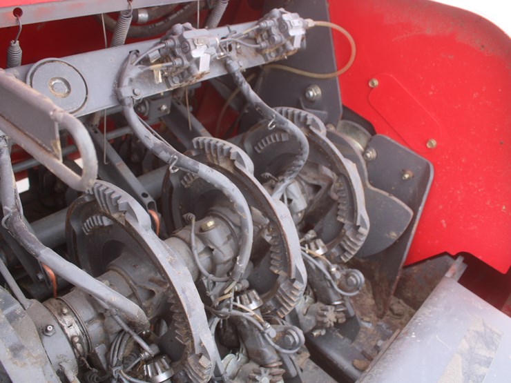 2010-agco-2170-image-53