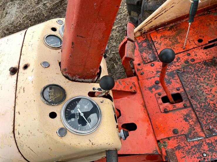 #105-•-case-1030-comfort-king-diesel-tractor-with-duals-image-26